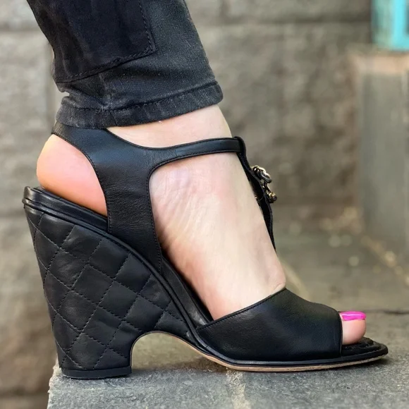 CHANEL black leather sandals quilted lambskin wedged sandals wedges - Picture 11 of 13